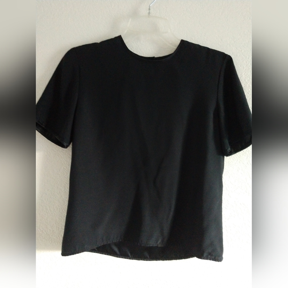 Black Blouse Short Sleeve Size 2P, 2 Petite, Chest 30" Minimalist Basic Neutral